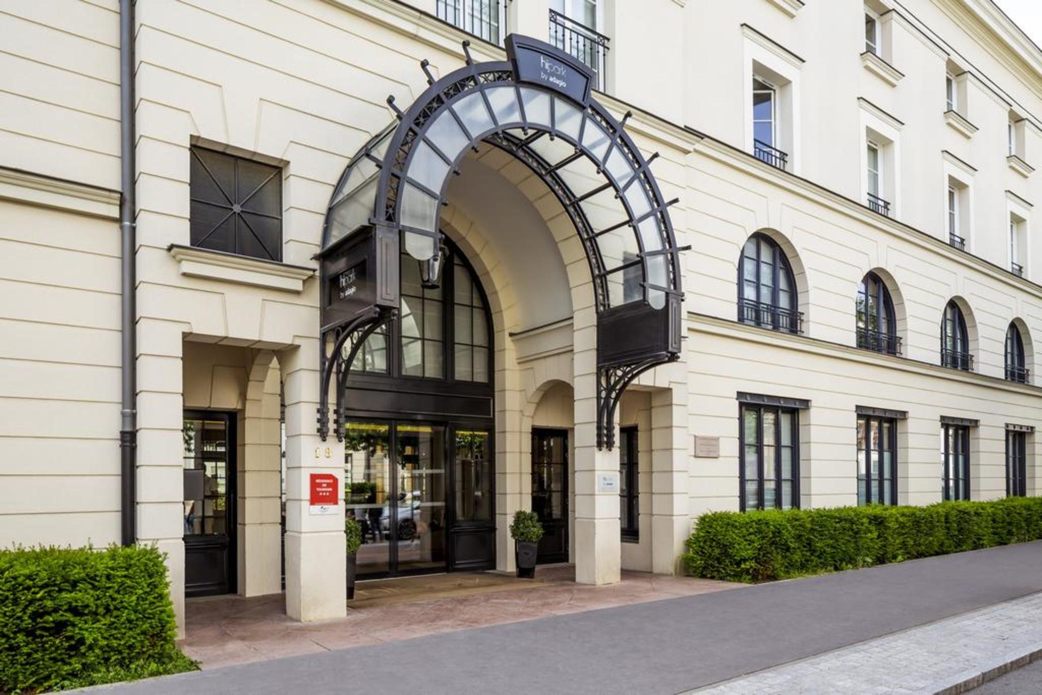 ไฮพาร์ค บาย อดาจิโอ เซอรี วาล เดอรอป Aparthotel เซร์ริส ภายนอก รูปภาพ