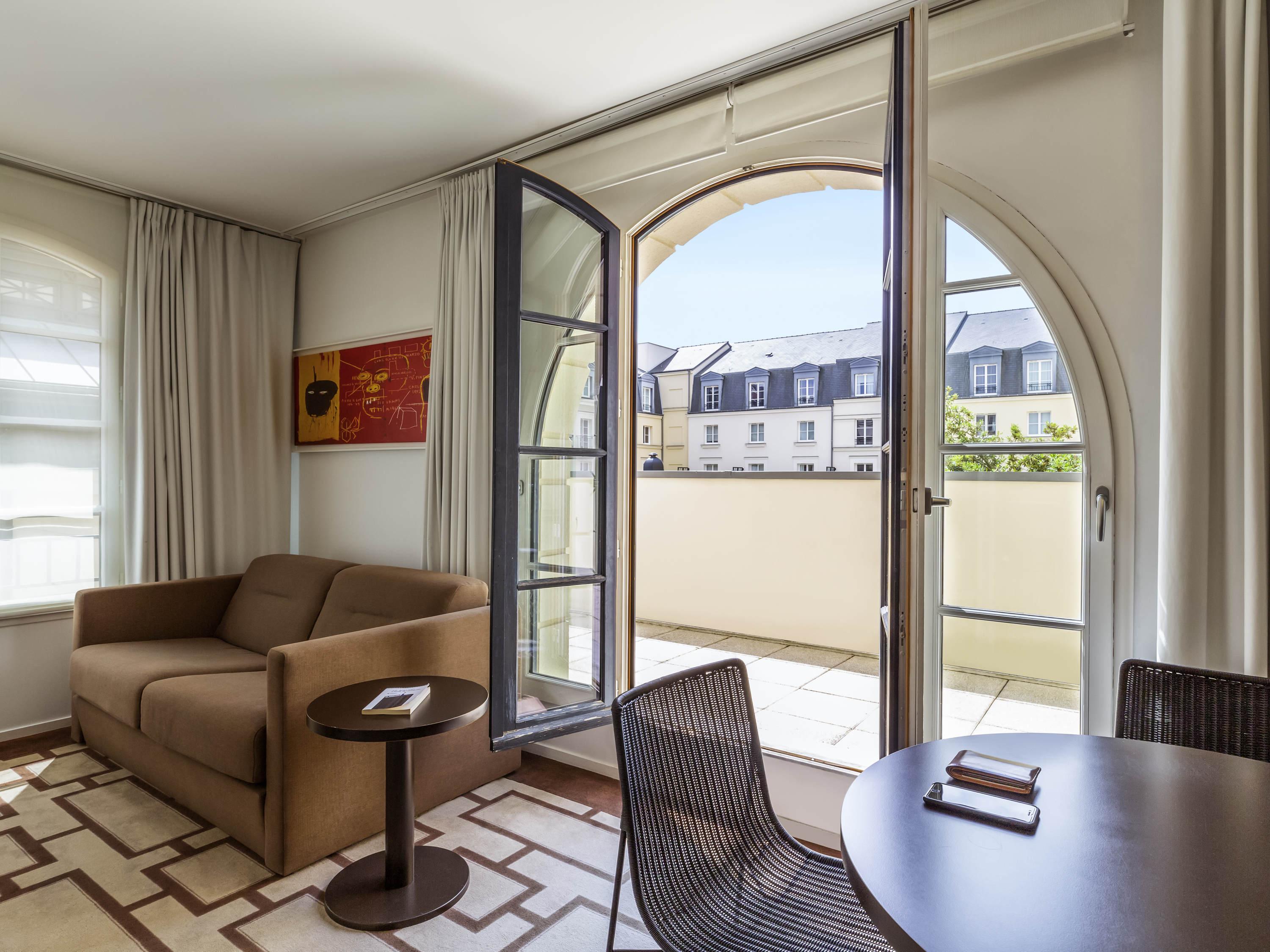 ไฮพาร์ค บาย อดาจิโอ เซอรี วาล เดอรอป Aparthotel เซร์ริส ภายนอก รูปภาพ