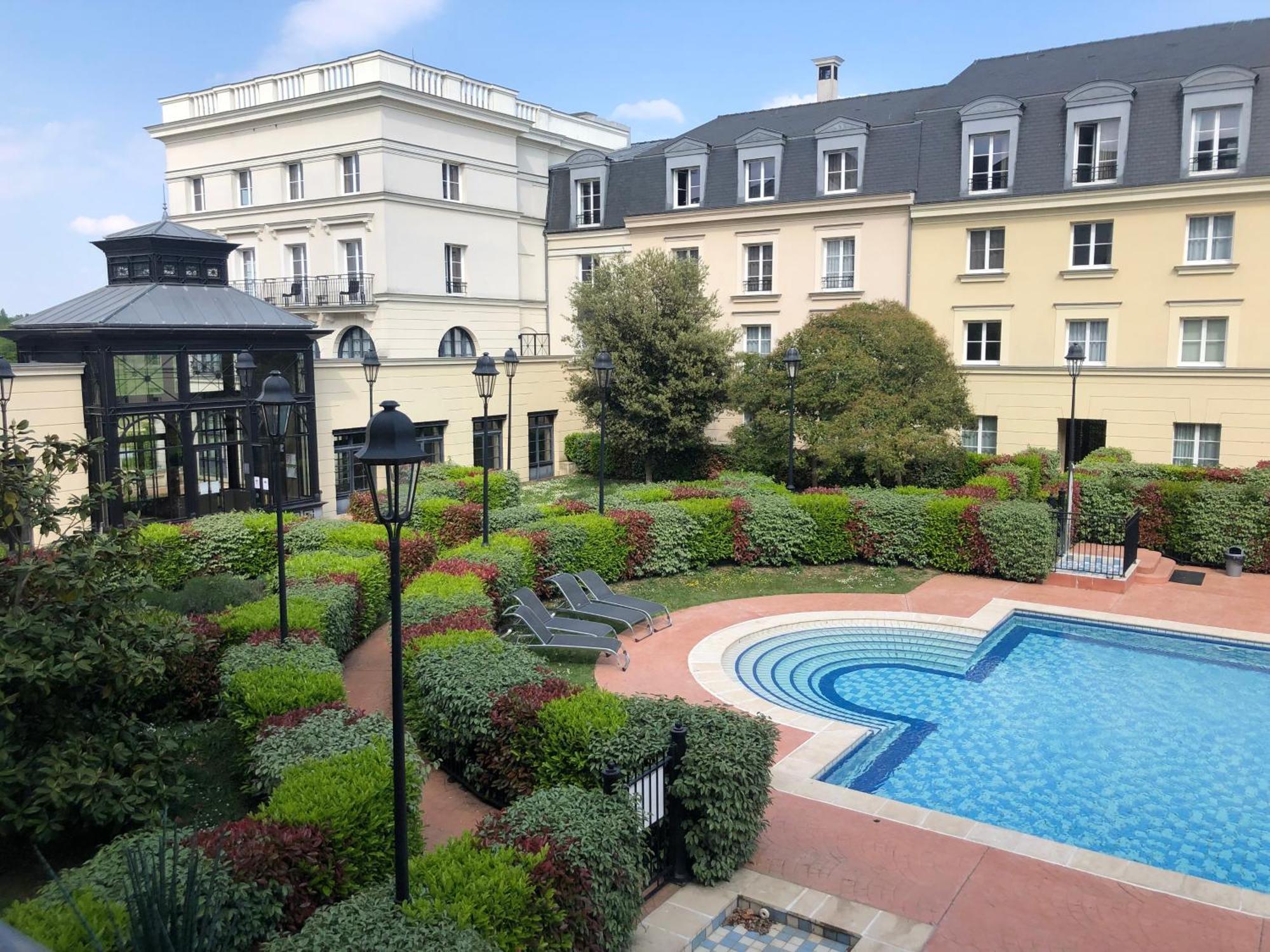 ไฮพาร์ค บาย อดาจิโอ เซอรี วาล เดอรอป Aparthotel เซร์ริส ภายนอก รูปภาพ