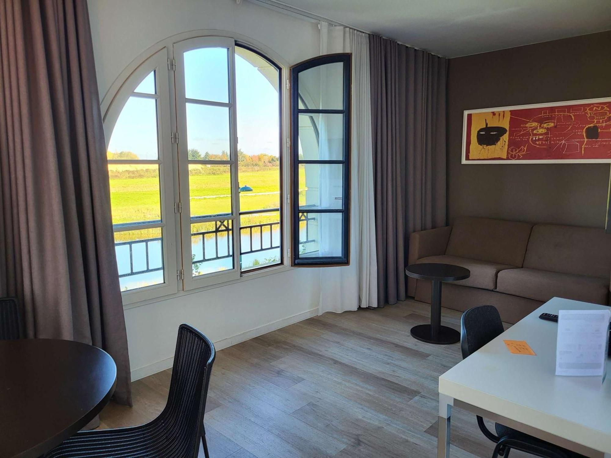 ไฮพาร์ค บาย อดาจิโอ เซอรี วาล เดอรอป Aparthotel เซร์ริส ภายนอก รูปภาพ